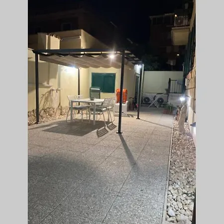 Сasa de vacaciones Piazza Anco Marzio Fronte Mare Casa Con Giardino Lido di Ostia